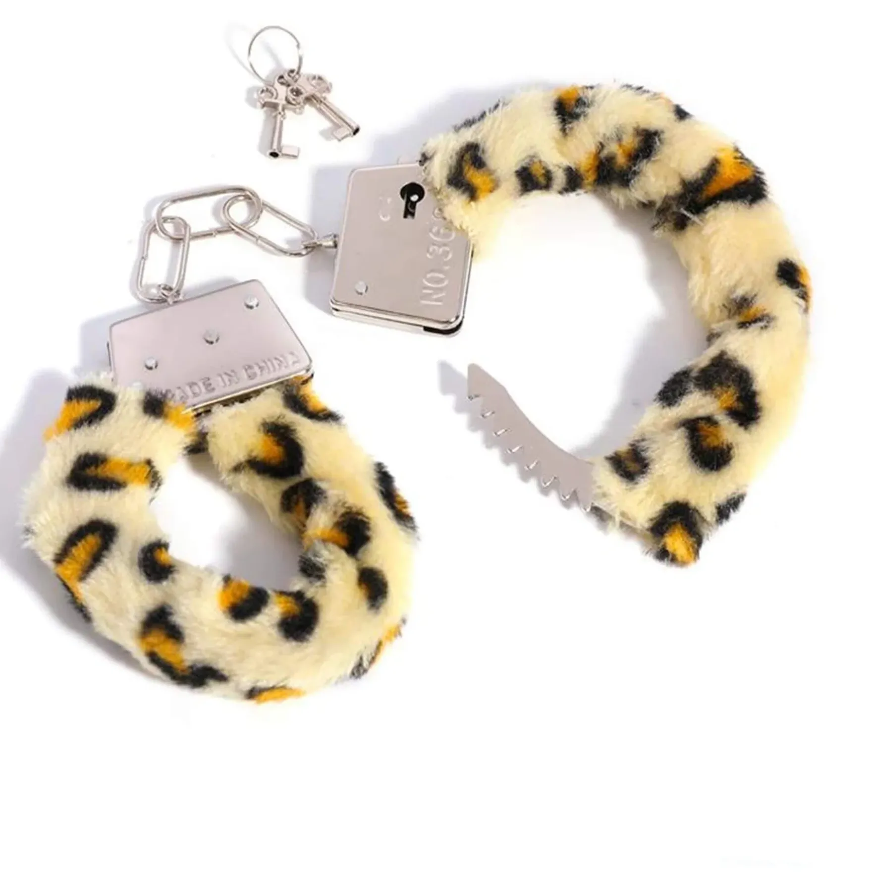 Käsiraudat leopardikuosilla