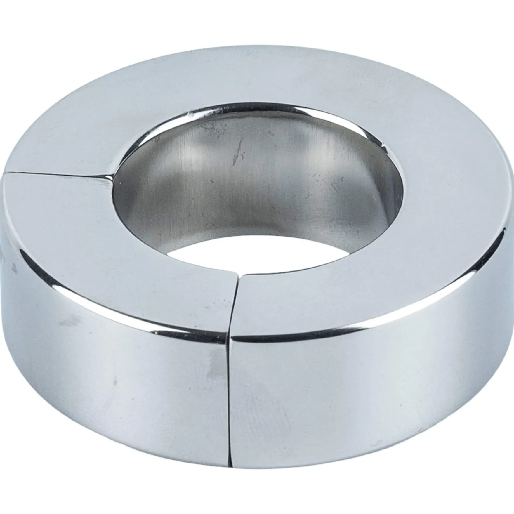 Kulmikas magneettipenisrengas